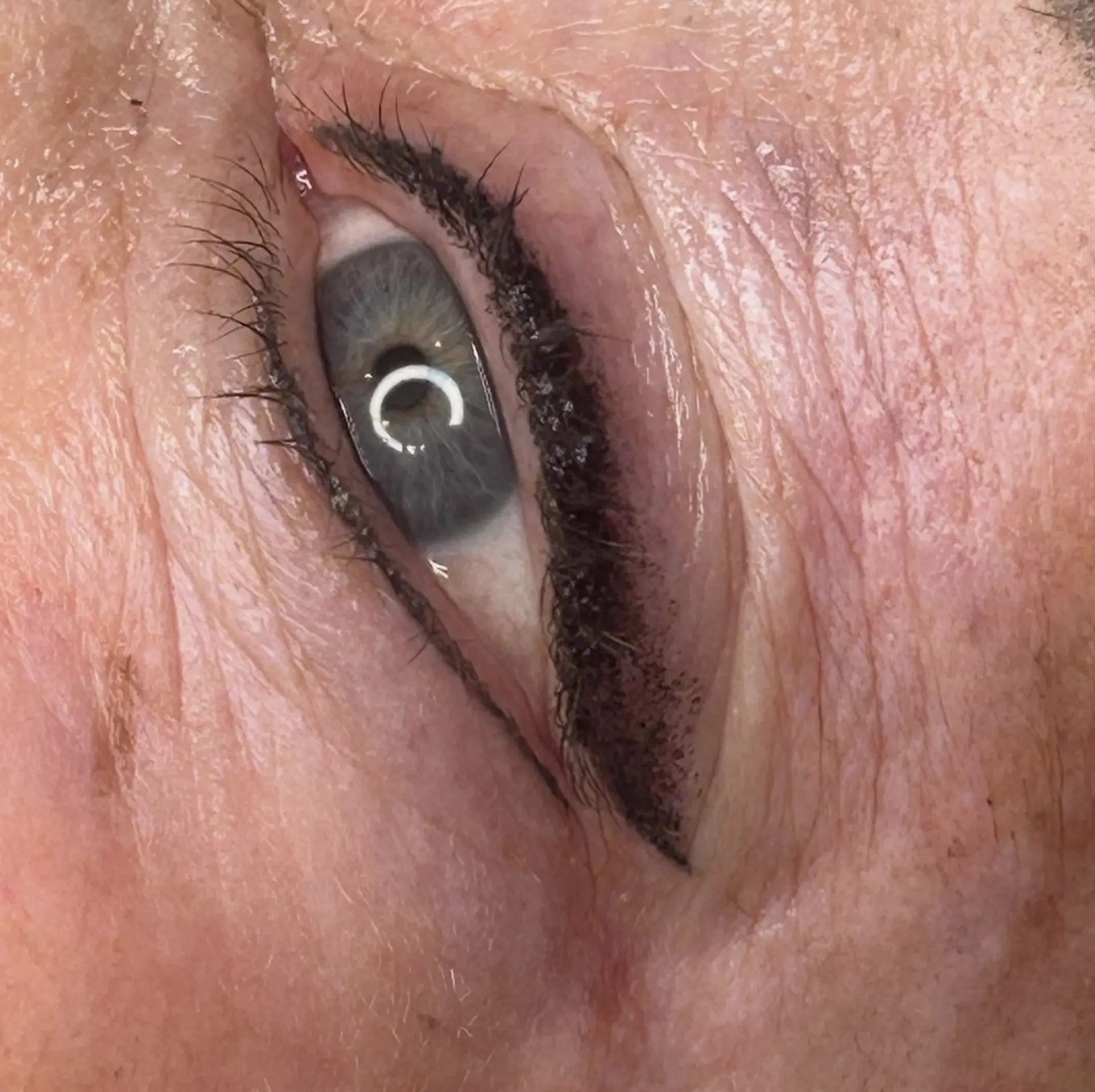 Eyeliner tattoo healing
